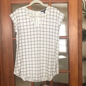 Express black and white short sleeve blouse